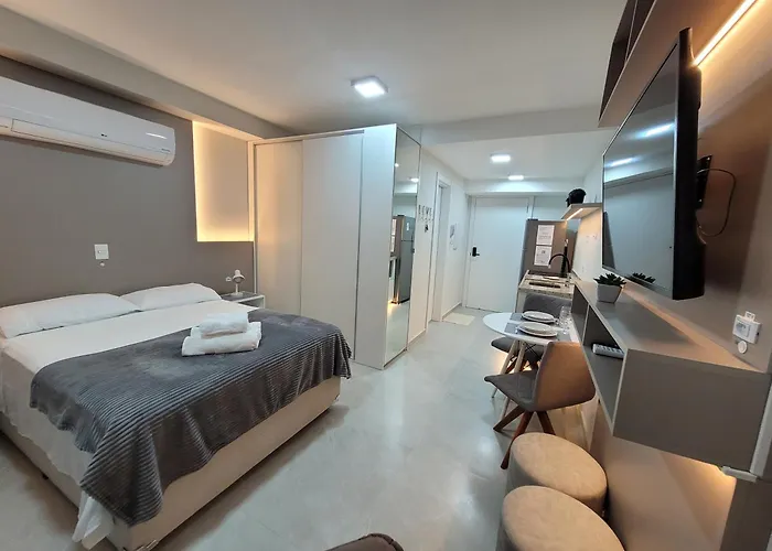 Apartamento Studiolux, Vaga Grátis, Piscina, Gym, Netflix, Ao Lado Da Puc *